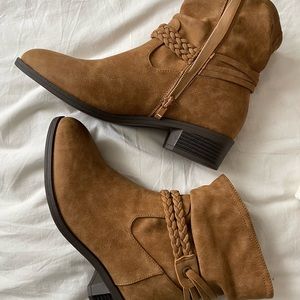 WESTERN STYLE ANKLE BOOTIE